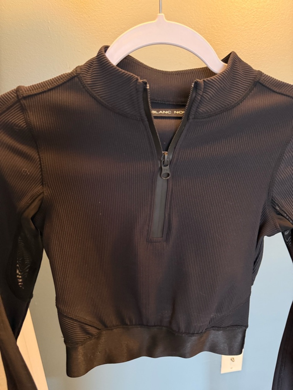 blanc noir Black Ribbed Zip-Front Crop Top